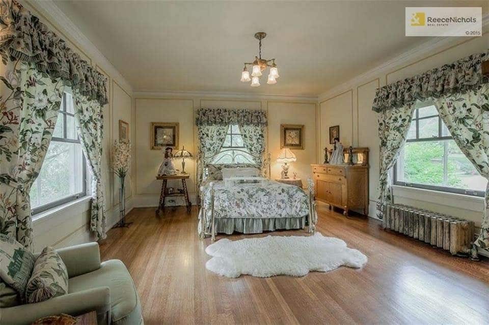 1909 Historic House For Sale In Kansas City Missouri — Captivating Houses