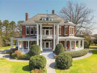 1908 Colonial Revival In Garden Grove Iowa Captivating Houses