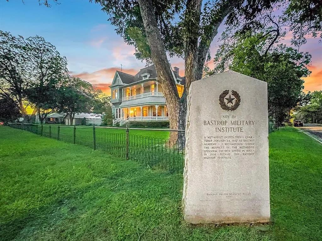 1892 Victorian For Sale In Bastrop Texas